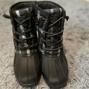Ducks Boots-insulated, like new